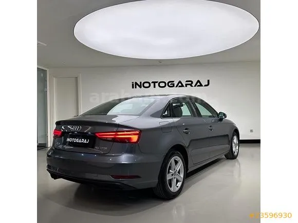 Audi A3 A3 Sedan 35 TFSI Dynamic Image 2